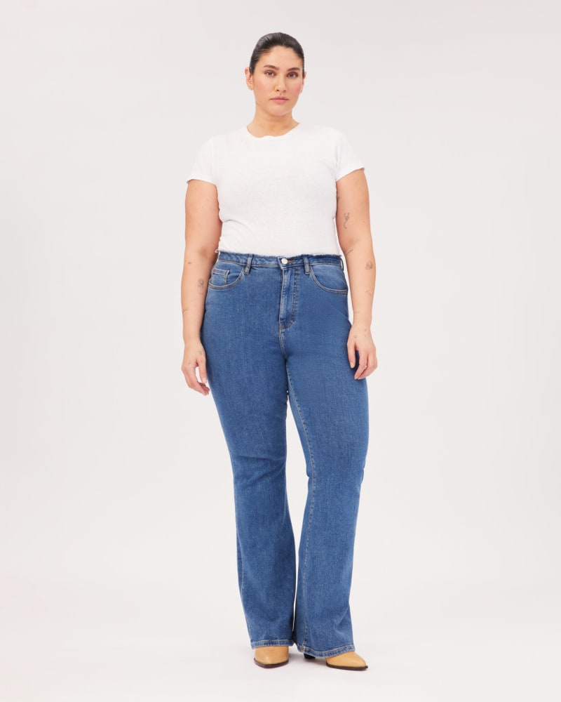 Front of a model wearing a size 14X33 MIA PLUS - HIGH RISE FLARE | WESTLAKE in WESTLAKE by Warp + Weft. | dia_product_style_image_id:293007